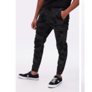 Men’s medium, Bluenotes “slim jogger”.